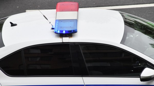 Дебошир из хостела в Петербурге разбил стекло в скорой и был доставлен в полицию Дебошир из хостела в Петербурге разбил стекло в скорой и был доставлен в полицию