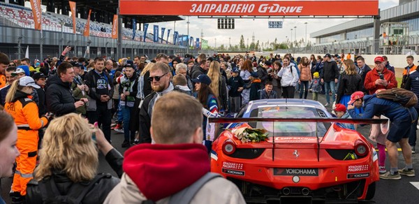 Экс-солистка &laquo;Тату&raquo; Юля Волкова выступит на автодроме &laquo;Игора Драйв&raquo; в рамках этапа чемпионата и Кубка России по автомобильным кольцевым гонкам G-Energy СМП РСКГ Эндуранс