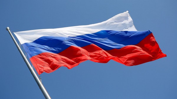 С 1 сентября государственный флаг появится во всех образовательных центрах РФ