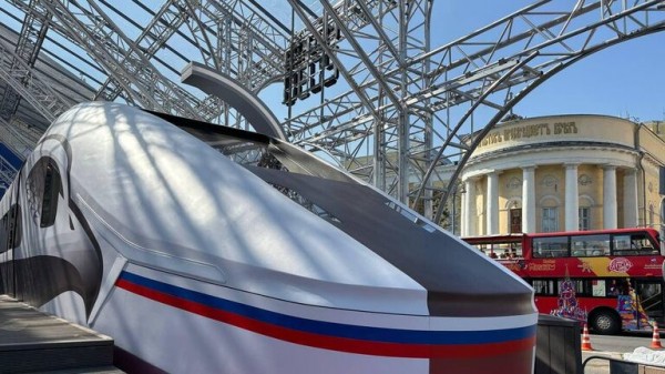 В Москве показали макет вагона высокоскоростного поезда "Белый кречет" В Москве показали макет вагона высокоскоростного поезда "Белый кречет"