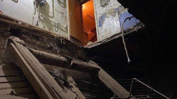 Власти: дом в центре Петербурга, где рухнуло перекрытие, не нужно расселять Власти: дом в центре Петербурга, где рухнуло перекрытие, не нужно расселять