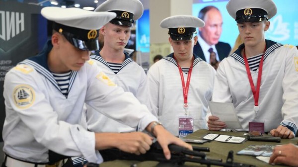 Минтранс: первый участок ВСМ Москва - Петербург построят в 2026-2027 годах Минтранс: первый участок ВСМ Москва - Петербург построят в 2026-2027 годах