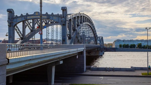 Стало известно, когда Большеохтинский мост отправят на двухнедельную реконструкцию Стало известно, когда Большеохтинский мост отправят на двухнедельную реконструкцию