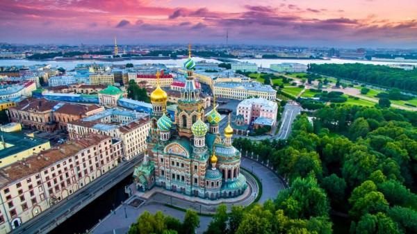 В центре Петербурга запретят проезд и парковку В центре Петербурга запретят проезд и парковку