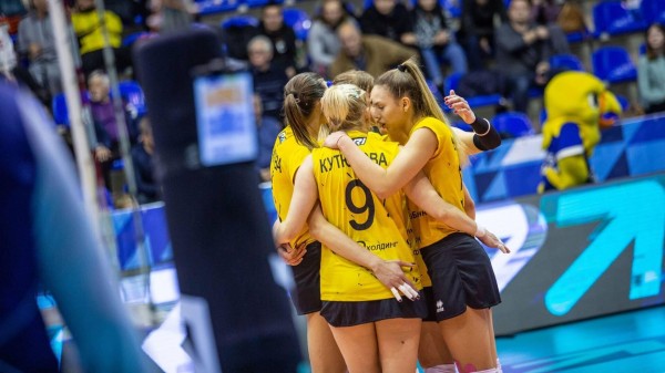 Волейболистки "Уралочки-НТМК" уступили "Ленинградке" в матче чемпионата России