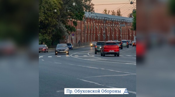 Новый асфальт положили на Гамбургской площади и проспекте Обуховской обороны&nbsp;
