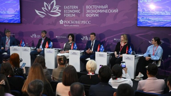 Минтранс работает над сокращением времени в пути поездов на юг до 16 часов Минтранс работает над сокращением времени в пути поездов на юг до 16 часов