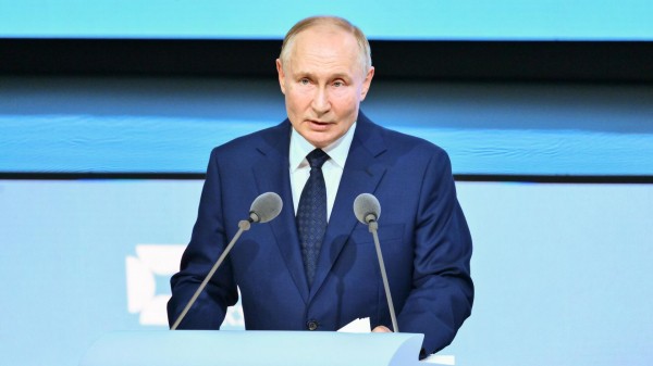 Эскобар: США не приняли решение по ударам вглубь России из-за заявления Путина Эскобар: США не приняли решение по ударам вглубь России из-за заявления Путина