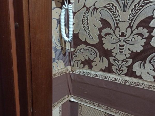 Льет и коротит: как живут петербуржцы со Школьной при капремонте крыши Льет и коротит: как живут петербуржцы со Школьной при капремонте крыши
