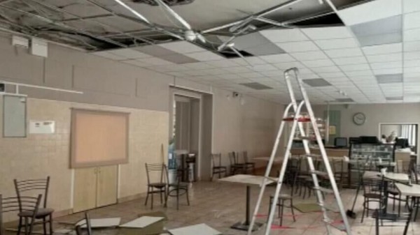 Прокуратура начала проверку после обрушения потолка в гимназии в Петербурге Прокуратура начала проверку после обрушения потолка в гимназии в Петербурге