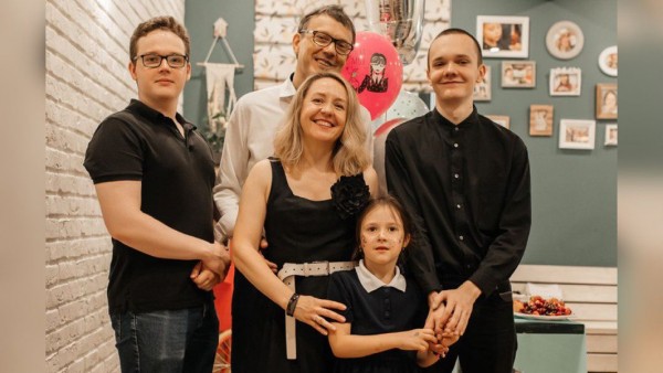 Go по работам: соосновательницы бренда DEDÈ про гениальные идеи в 4 утра, неуловимую ткань и дьявола в деталях Go по работам: соосновательницы бренда DEDÈ про гениальные идеи в 4 утра, неуловимую ткань и дьявола в деталях