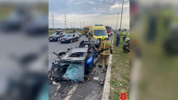 «Сорвало крышу»: в Петербурге легковушка врезалась в уборочный автомобиль и серьезно пострадала «Сорвало крышу»: в Петербурге легковушка врезалась в уборочный автомобиль и серьезно пострадала
