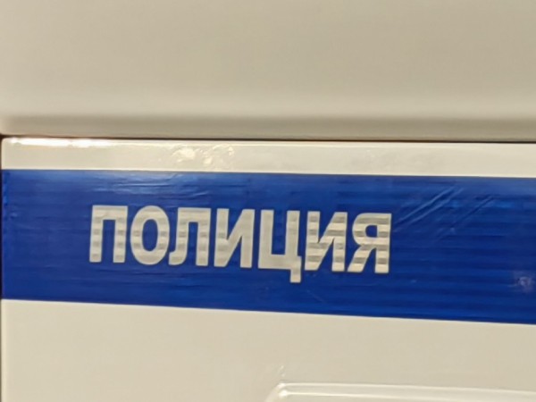 На Васильевском острове грузовик перевернулся после столкновения с кроссовером На Васильевском острове грузовик перевернулся после столкновения с кроссовером