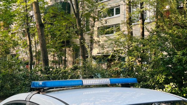 Полицейские Выборга задержали мужчину, который при них выронил свертки с наркотиками Полицейские Выборга задержали мужчину, который при них выронил свертки с наркотиками