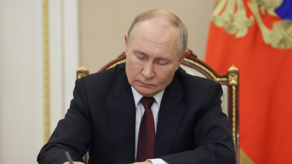 Путин во время запуска новых промышленных проектов вновь похвалил Lada Aura Путин во время запуска новых промышленных проектов вновь похвалил Lada Aura