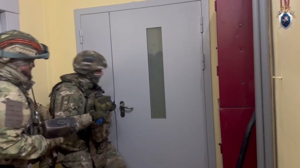 В Петербурге задержали участников преступной группы, которые зарегистрировали 21 мигранта В Петербурге задержали участников преступной группы, которые зарегистрировали 21 мигранта