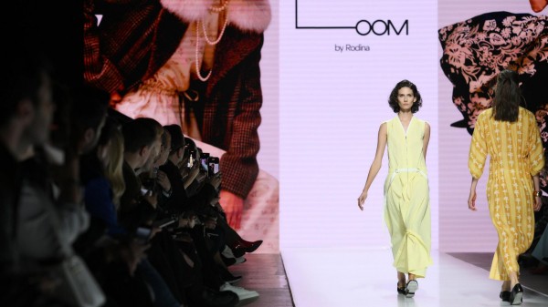 Московская неделя моды открылась показом бренда Loom by Rodina в Манеже Московская неделя моды открылась показом бренда Loom by Rodina в Манеже