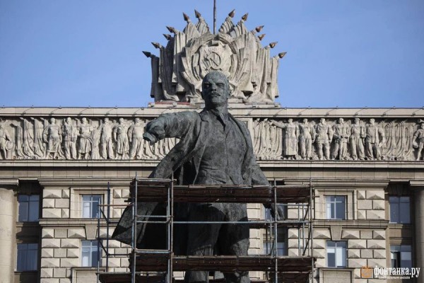 Реставраторы рассказали, что сделают с памятником Ленину на Московской площади Реставраторы рассказали, что сделают с памятником Ленину на Московской площади