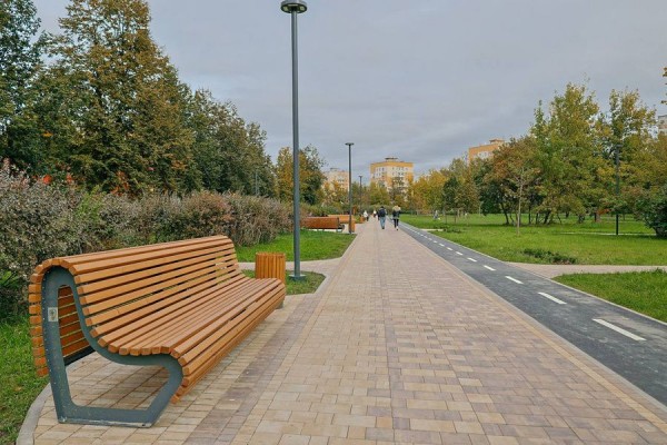 В Петербурге завершили благоустройство бульвара Новаторов В Петербурге завершили благоустройство бульвара Новаторов