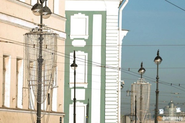 Петербург начали украшать к Новому году Петербург начали украшать к Новому году