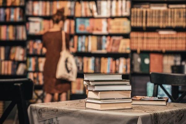 Издательство «Бомбора» проводит книжный праздник БОМБОРА BIG DAY в 7 городах Издательство «Бомбора» проводит книжный праздник БОМБОРА BIG DAY в 7 городах