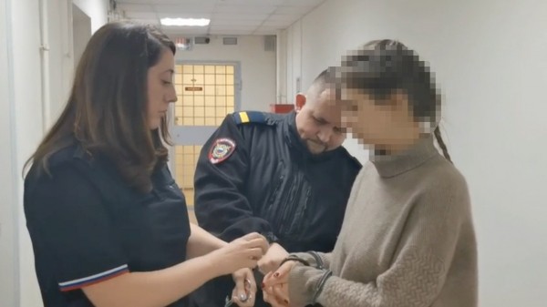 Полиция в Петербурге накрыла очередной интим-салон. Его содержали бывшая жрица любви и ее принц
