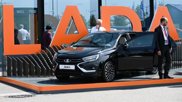 АвтоВАЗ начнет продажи Lada Aura 30 ноября, ее стоимость — от 2,6 миллиона руб АвтоВАЗ начнет продажи Lada Aura 30 ноября, ее стоимость — от 2,6 миллиона руб