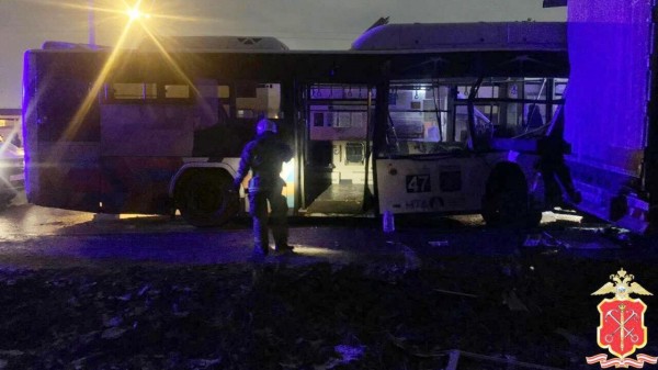 В Ленинградской области 15 человек пострадали в ДТП с автобусом и грузовиком