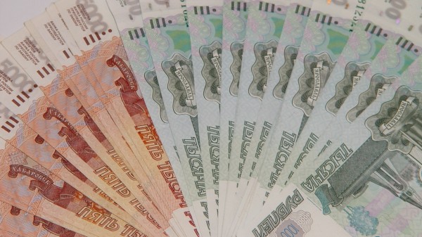 В Петербурге полиция выяснила, что делал адвокат с десятью млн рублей в руках