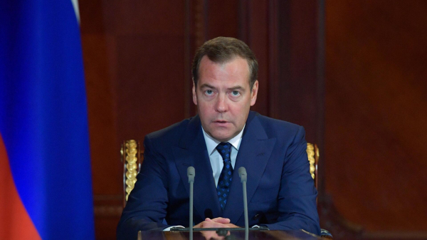 Медведев призвал не прощать Европу после отказа спасать моряков с "Урсы Майор" Медведев призвал не прощать Европу после отказа спасать моряков с "Урсы Майор"