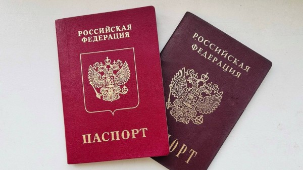 Не собрал доказательств: мужчина не смог отсудить у МВД России 200 тысяч за некачественный &laquo;загранник&raquo;