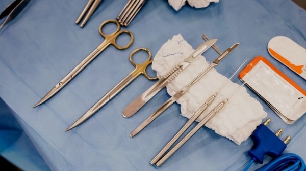 Петербургские патологоанатомы ищут водителя-грузчика: за труды заплатят миллион