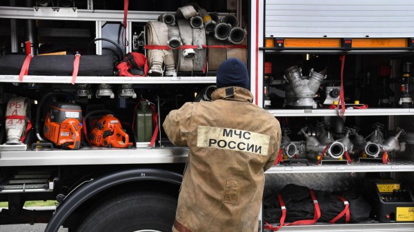 В Московском районе Петербурга загорелся склад на площади 432 квадрата В Московском районе Петербурга загорелся склад на площади 432 квадрата