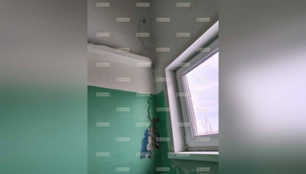 Стены с трещинами и протекающие крыши: жители Пушкинского района ждут капремонта Стены с трещинами и протекающие крыши: жители Пушкинского района ждут капремонта