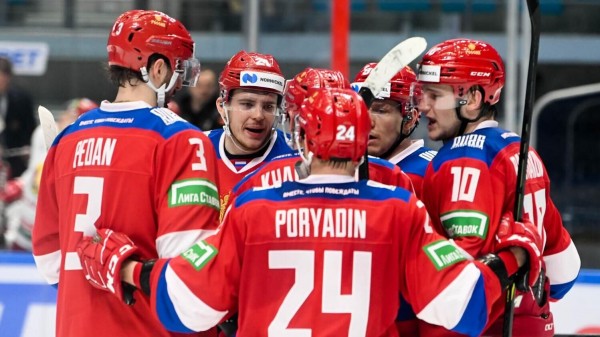 Сборная "Россия 25" обыграла команду легионеров КХЛ в матче Кубка Первого канала Сборная "Россия 25" обыграла команду легионеров КХЛ в матче Кубка Первого канала