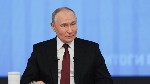 Путин отметил госнаградами многодетных матерей и семьи из 19 российских регионов Путин отметил госнаградами многодетных матерей и семьи из 19 российских регионов