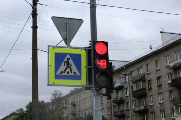 В центре Петербурга автомобиль сбил подростка В центре Петербурга автомобиль сбил подростка