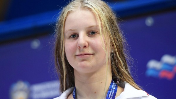 Чикунова опередила Ефимову на 100 метрах брассом на Кубке Сальникова Чикунова опередила Ефимову на 100 метрах брассом на Кубке Сальникова