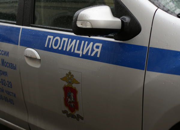 На юго-востоке Петербурга мужчина ударил ножом знакомого из-за женщины