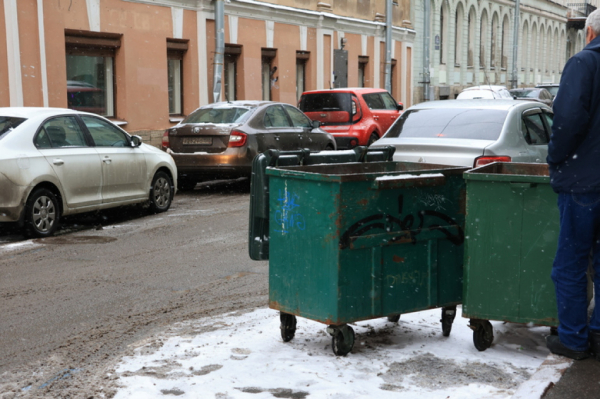 В Петербурге заработал штаб для контроля уборки мусора на праздниках В Петербурге заработал штаб для контроля уборки мусора на праздниках