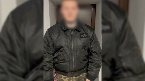 Угрожавшим петербуржцам в автобусе пневматом оказался подросток. Его задержали Угрожавшим петербуржцам в автобусе пневматом оказался подросток. Его задержали