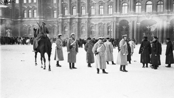 "Кровавое воскресенье" (1905) "Кровавое воскресенье" (1905)