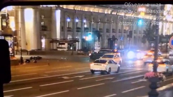 «Прошу штраф, ведь на нем не было экипировки»: петербуржец не будет сидеть за рулем почти два года из-за ДТП с мопедом «Прошу штраф, ведь на нем не было экипировки»: петербуржец не будет сидеть за рулем почти два года из-за ДТП с мопедом