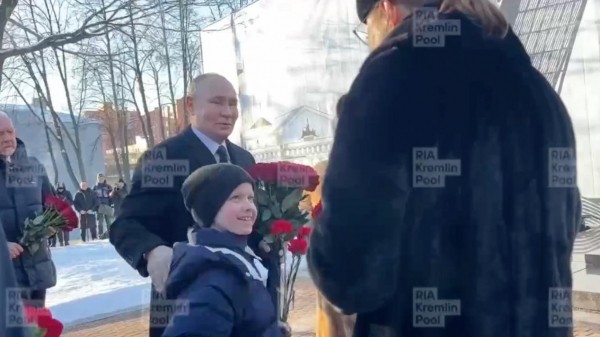 Путин дал напутствие внуку Собчака Платону Путин дал напутствие внуку Собчака Платону