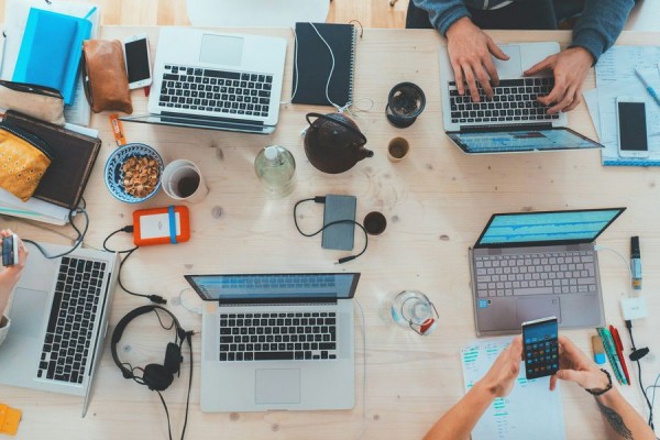 Россияне рассказали об мате на работе Россияне рассказали об мате на работе
