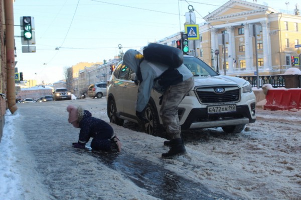За выходные 16 петербуржцев получили травмы из-за гололеда За выходные 16 петербуржцев получили травмы из-за гололеда
