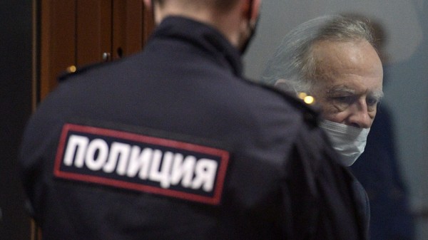 Суд постановил вернуть орден Почетного легиона историку Соколову Суд постановил вернуть орден Почетного легиона историку Соколову