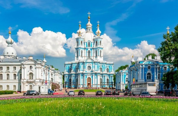 Француз в Петербурге: Адриен о плоских круассанах, дисциплине в метро и самом смешном русском слове Француз в Петербурге: Адриен о плоских круассанах, дисциплине в метро и самом смешном русском слове
