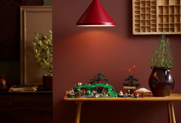 Lego анонсировала набор «Властелин колец: Шир» Lego анонсировала набор «Властелин колец: Шир»