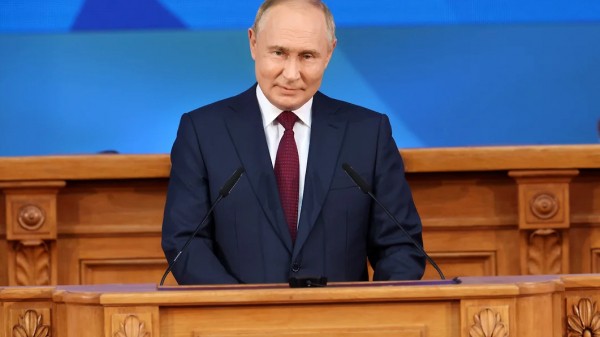 Путин назвал Мариинский театр любимым местом в Петербурге Путин назвал Мариинский театр любимым местом в Петербурге